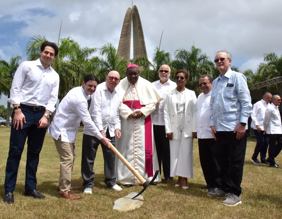 Higüey da el primer picazo para la construcción del Centro de Peregrinos de la Altagracia