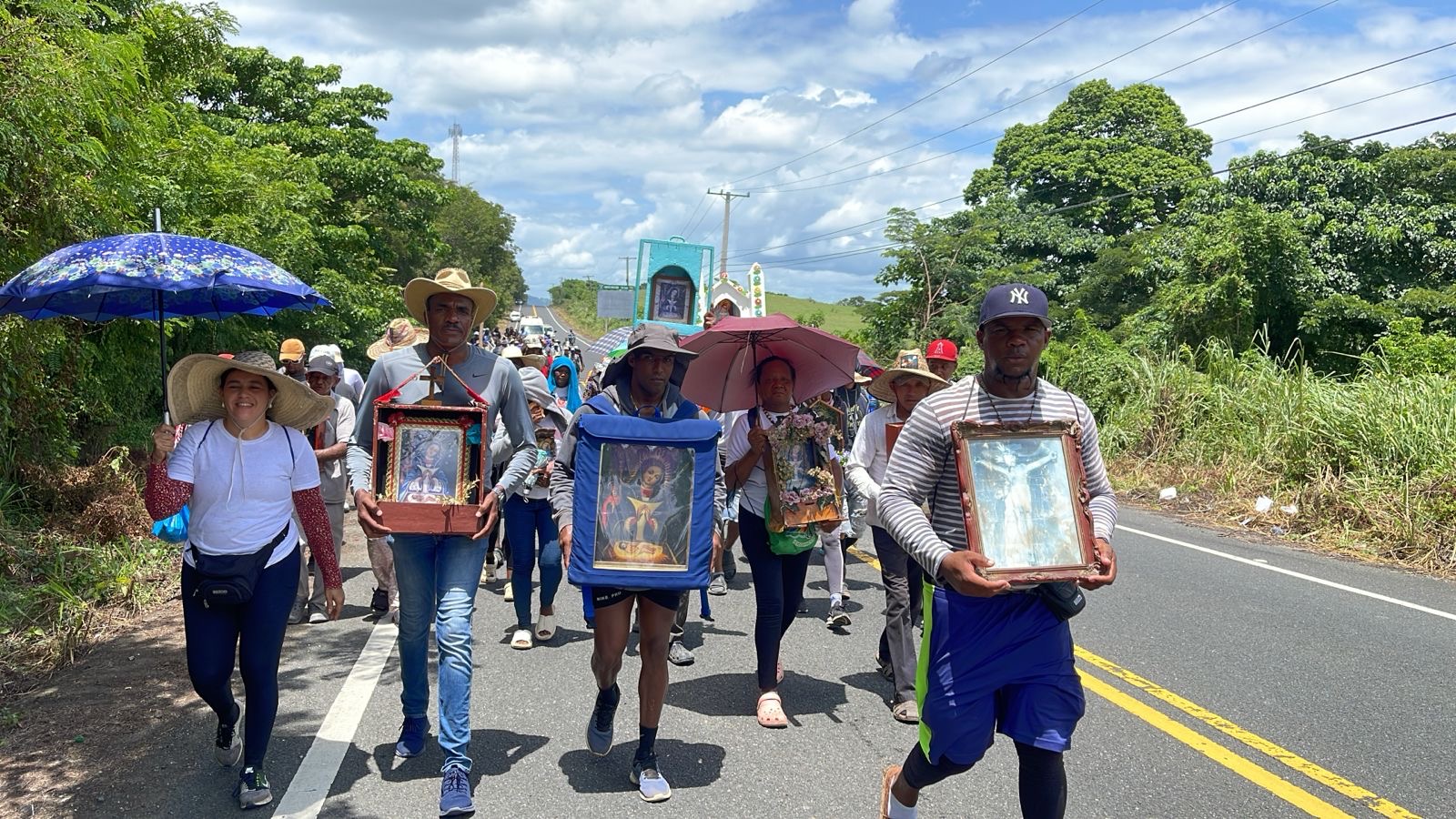 La Virgen Peregrina recorre los 122 km del Camino a la Altagracia hasta su llegada a la Basílica de Higüey