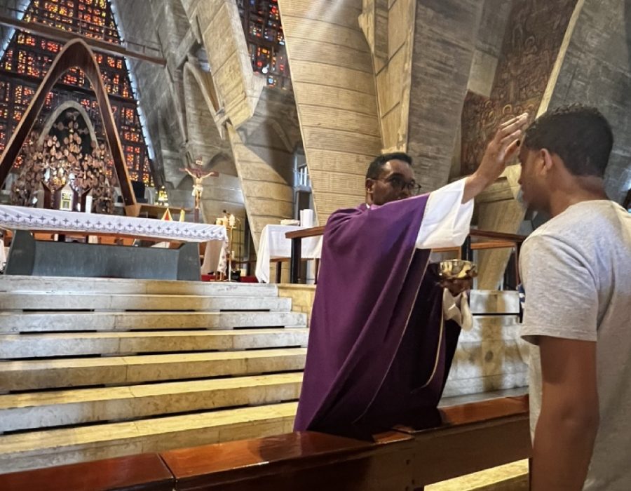 MIÉRCOLES DE CENIZA – Bendición e imposición de cenizas