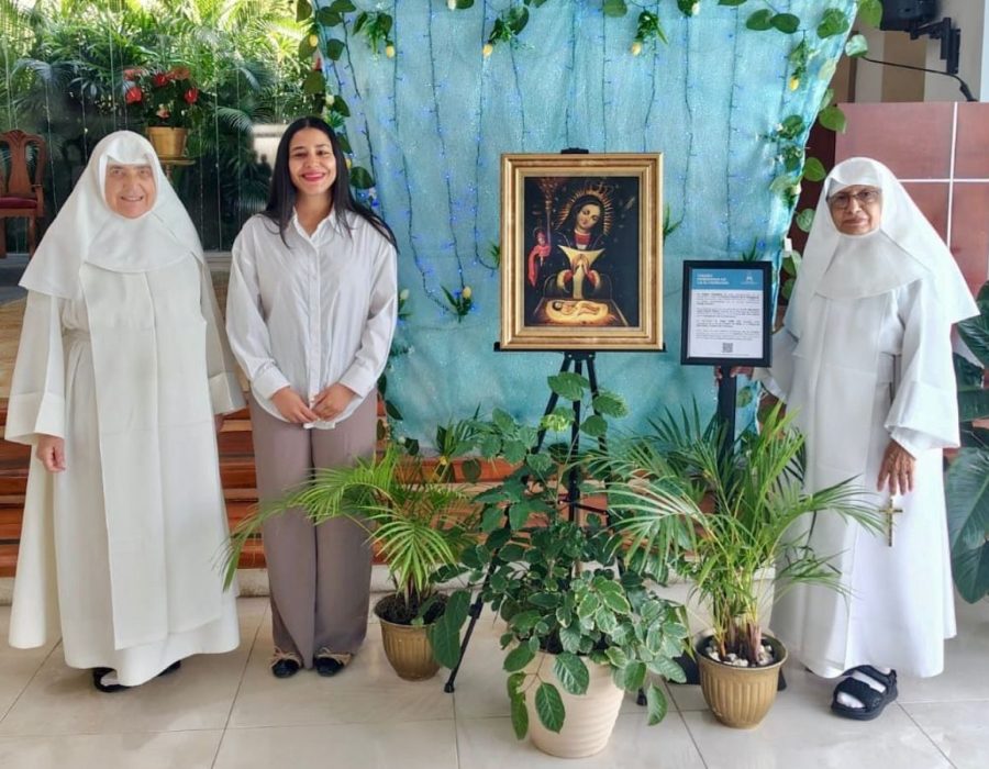 La Virgen Peregrina de la Altagracia visita el Hogar de Ancianos San Francisco de Asís